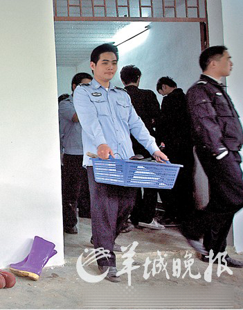 社会焦点：广东灵修课程机构涉嫌淫乱（图）