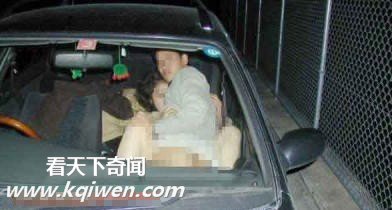 抓拍车震情侣各种尴尬的惊艳囧态(组图)