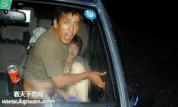 抓拍车震情侣各种尴尬的惊艳囧态(组图)